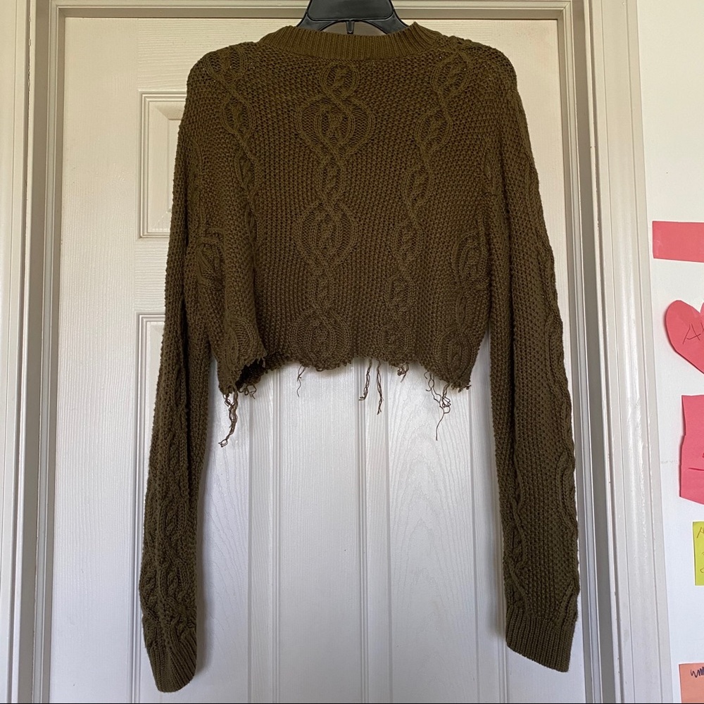 Cropped olive green cable knit sweater size small - Picture 6 of 10